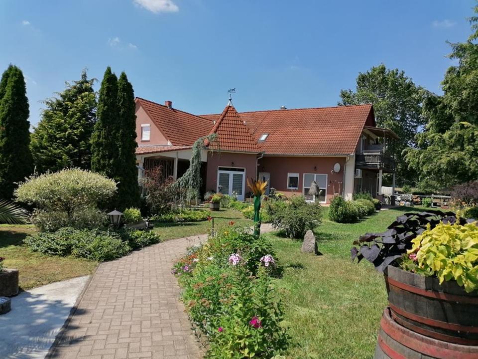 Bed and Breakfast Hartmann Panzio Barcs Zewnętrze zdjęcie